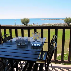 Front De Avec Vue Et Acces Plage, Appartement